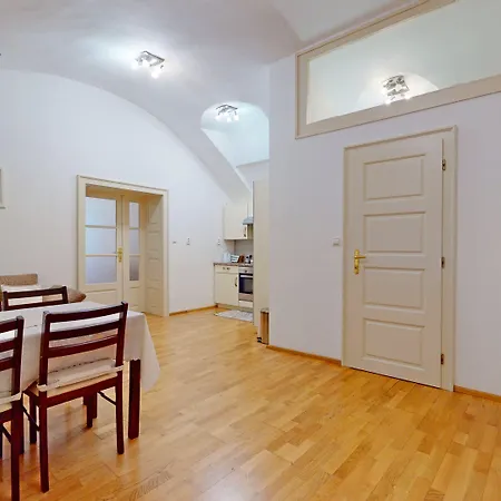 Biela Street Апартаменты Братислава