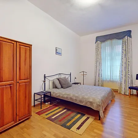 Biela Street Апартаменты Братислава